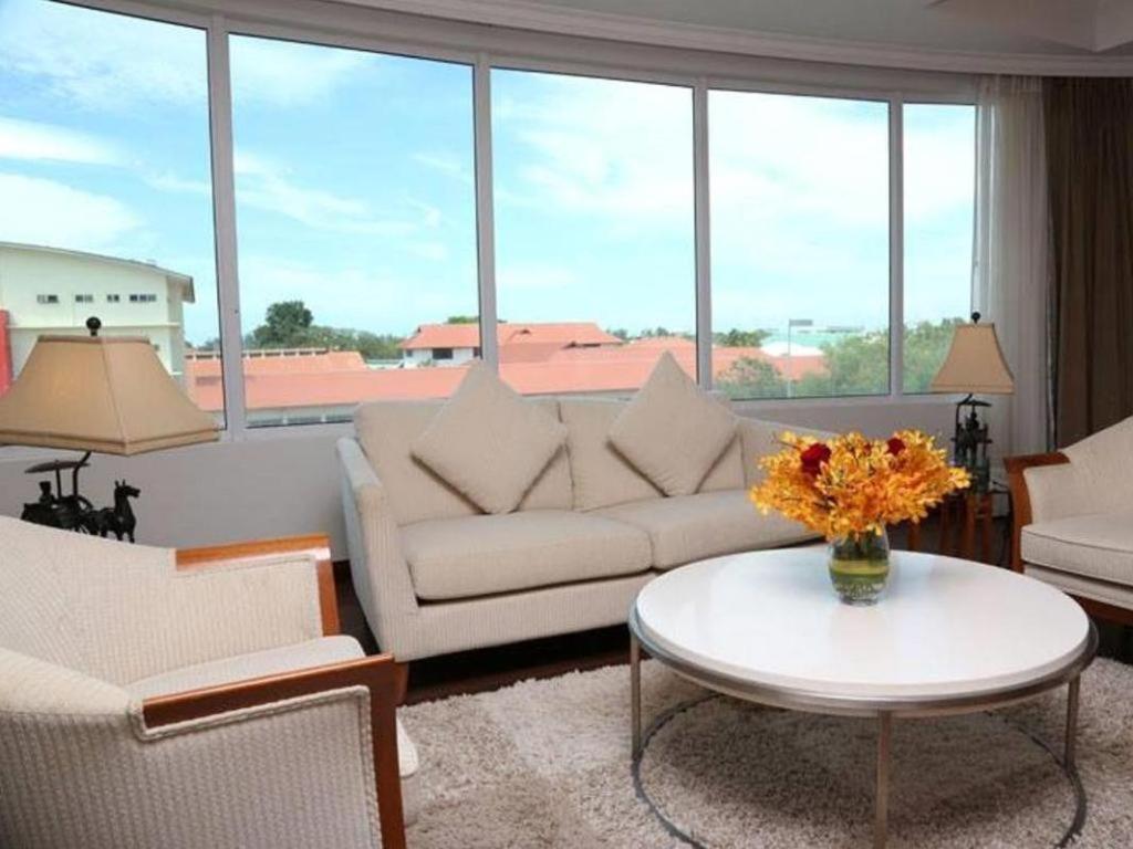 Plaza Sutera Biru Hotel Kuala Belait Dış mekan fotoğraf
